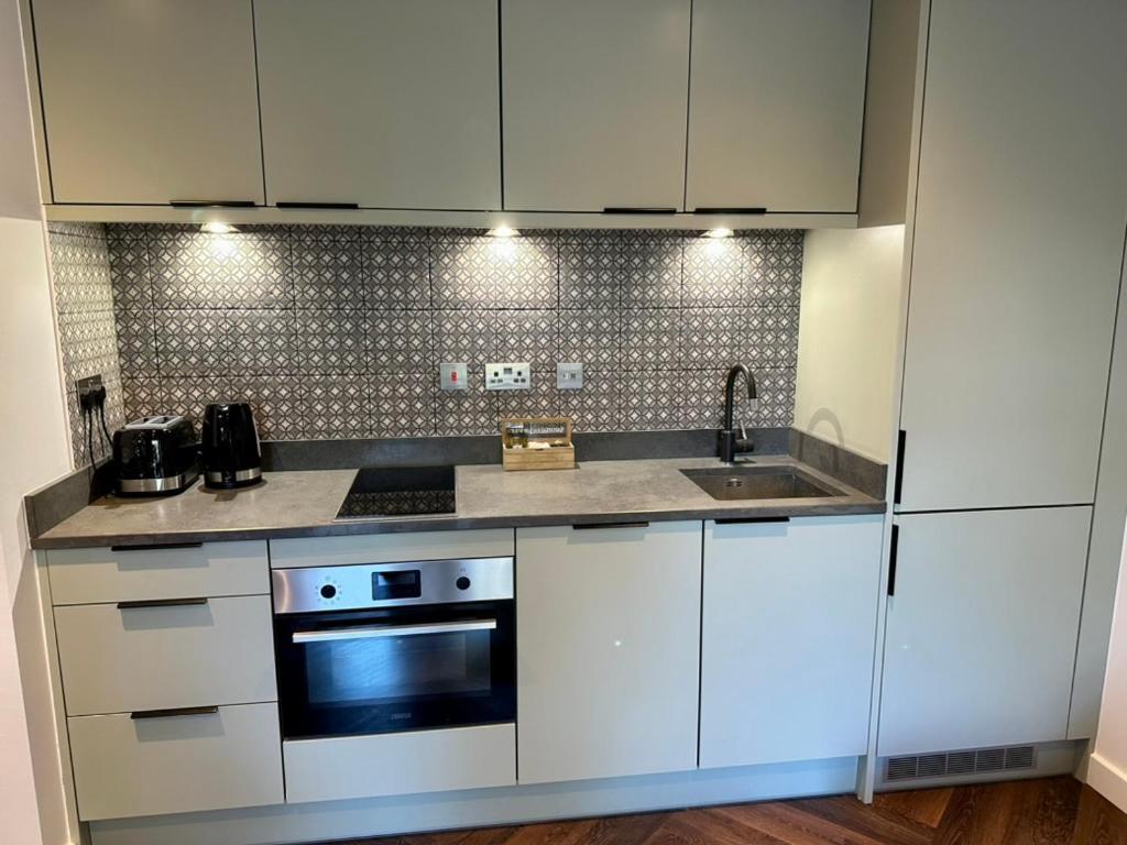 The Retreat, Luxury Studio Apartment In Bath With Parking Exterior photo